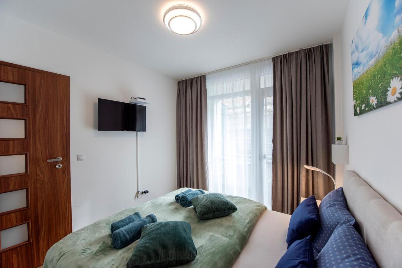 Lovely Apartman- Free Parking Pécs Kültér fotó