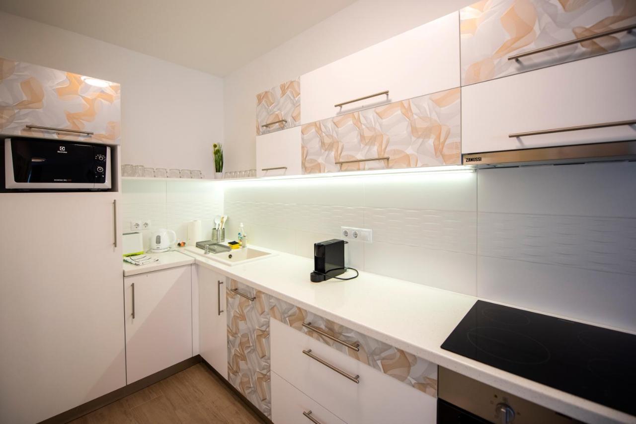 Lovely Apartman- Free Parking Pécs Kültér fotó