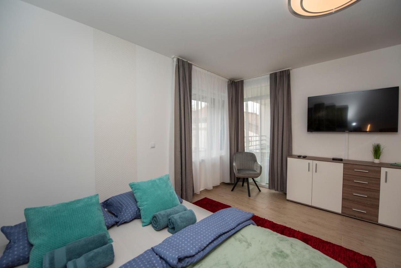 Lovely Apartman- Free Parking Pécs Kültér fotó